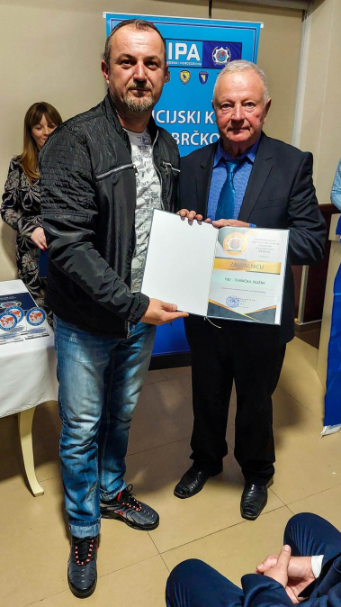 0BECE01B 75BE 455F B9C8 E33FF8362537