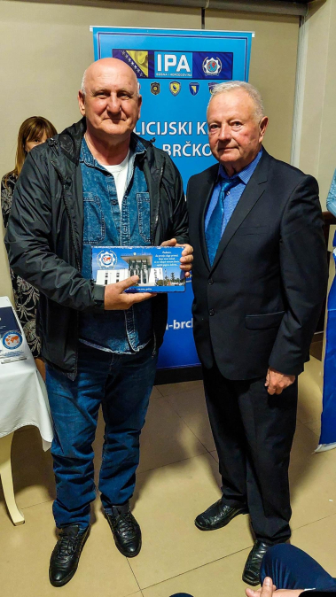 0BECE01B 75BE 455F B9C8 E33FF8362537