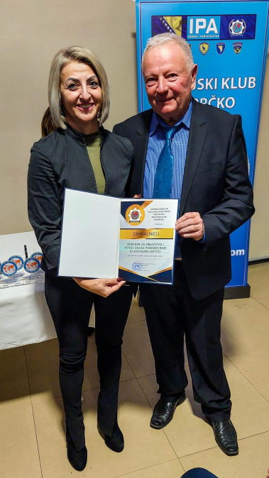 0BECE01B 75BE 455F B9C8 E33FF8362537