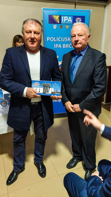 0BECE01B 75BE 455F B9C8 E33FF8362537