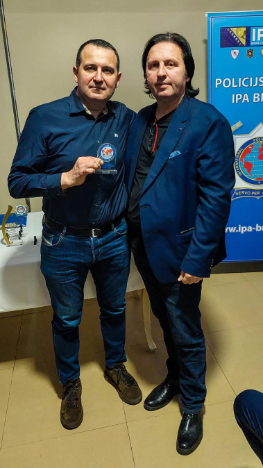 0BECE01B 75BE 455F B9C8 E33FF8362537