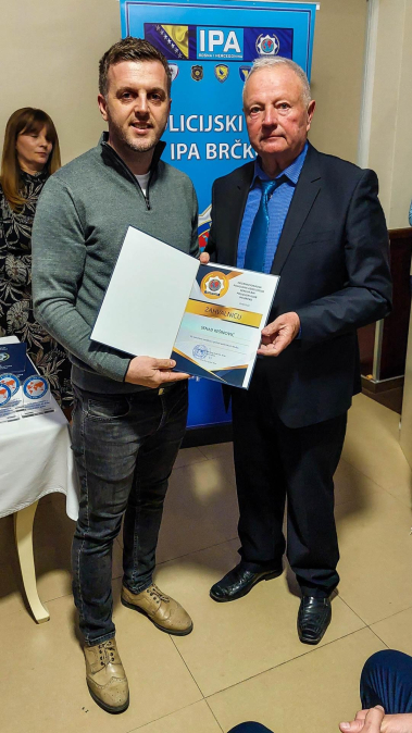 0BECE01B 75BE 455F B9C8 E33FF8362537