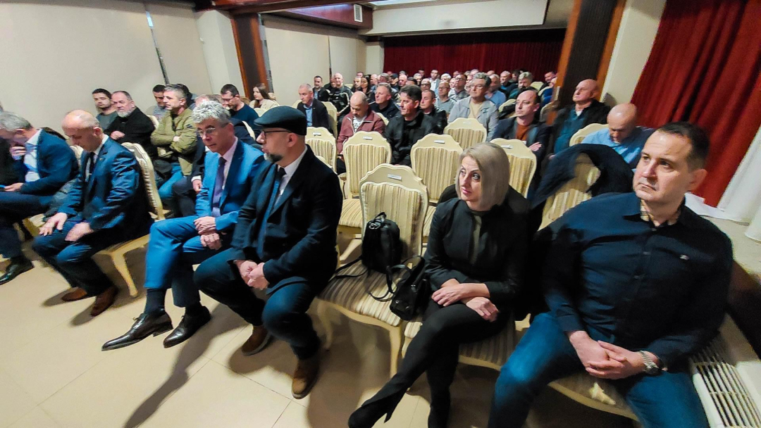 0BECE01B 75BE 455F B9C8 E33FF8362537