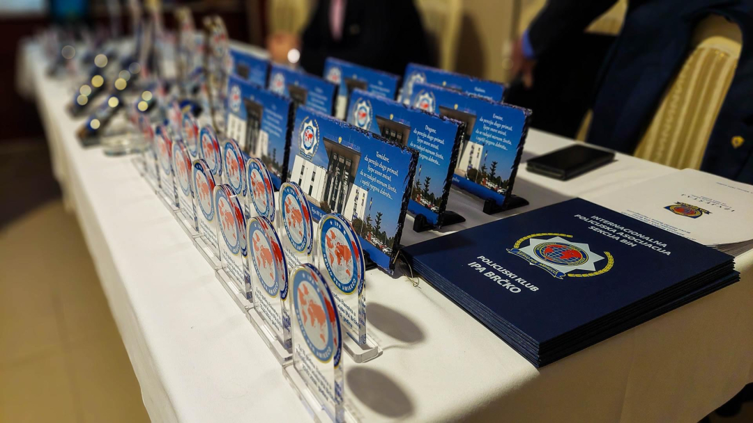 0BECE01B 75BE 455F B9C8 E33FF8362537