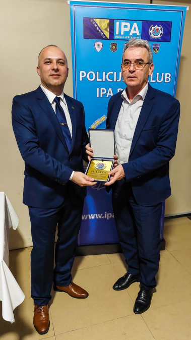 0BECE01B 75BE 455F B9C8 E33FF8362537