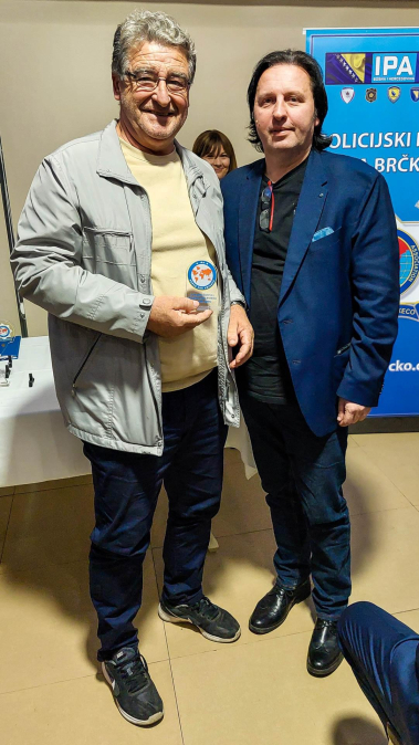 0BECE01B 75BE 455F B9C8 E33FF8362537