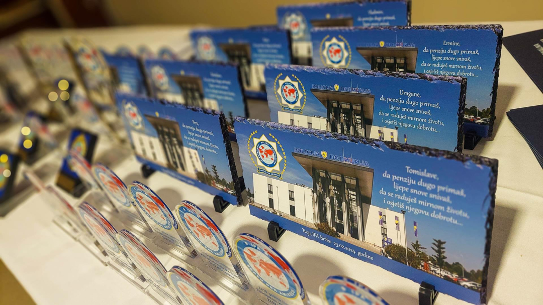 0BECE01B 75BE 455F B9C8 E33FF8362537