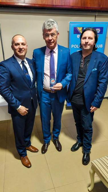 0BECE01B 75BE 455F B9C8 E33FF8362537