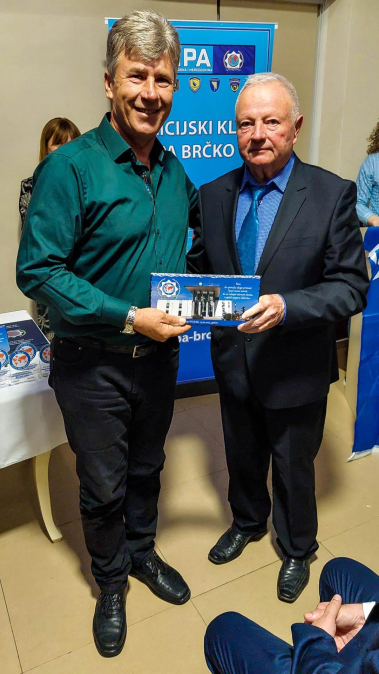 0BECE01B 75BE 455F B9C8 E33FF8362537