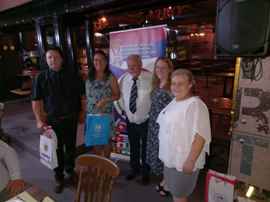 8D244D53 8AEE 4C53 AA85 6C35D29427AE